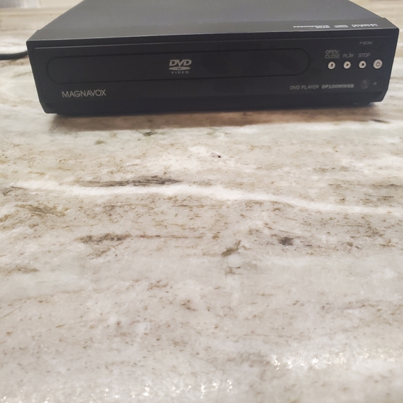 Magnavox DP100MW8B Progressive scan DVD player - Picture 5 of 7